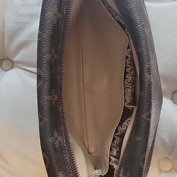 Louis Vuitton Monogram Trousse Toilette 28 - Picture 10 of 11